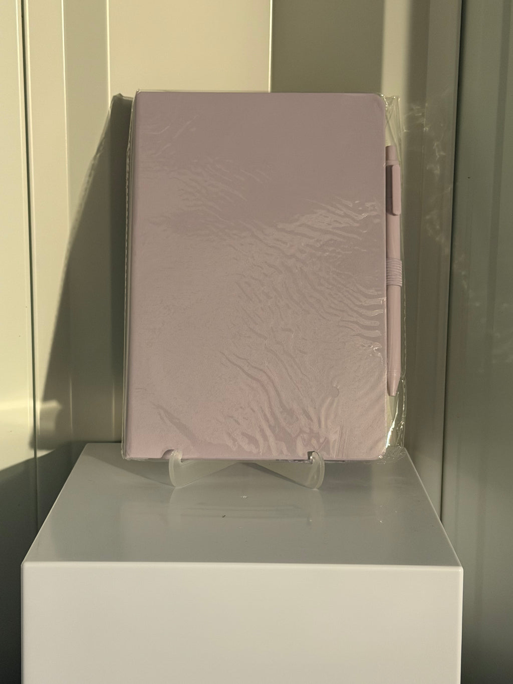 HARDCOVER NOTEBOOK/JOURNAL WITH PEN