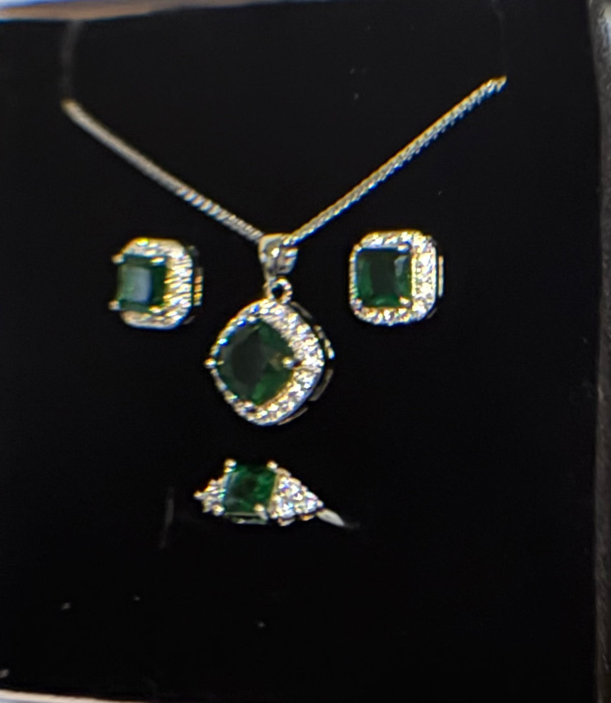 VINTAGE CLASSIC INLAY GREEN ZIRCONIA WITH SIZE 9 RING