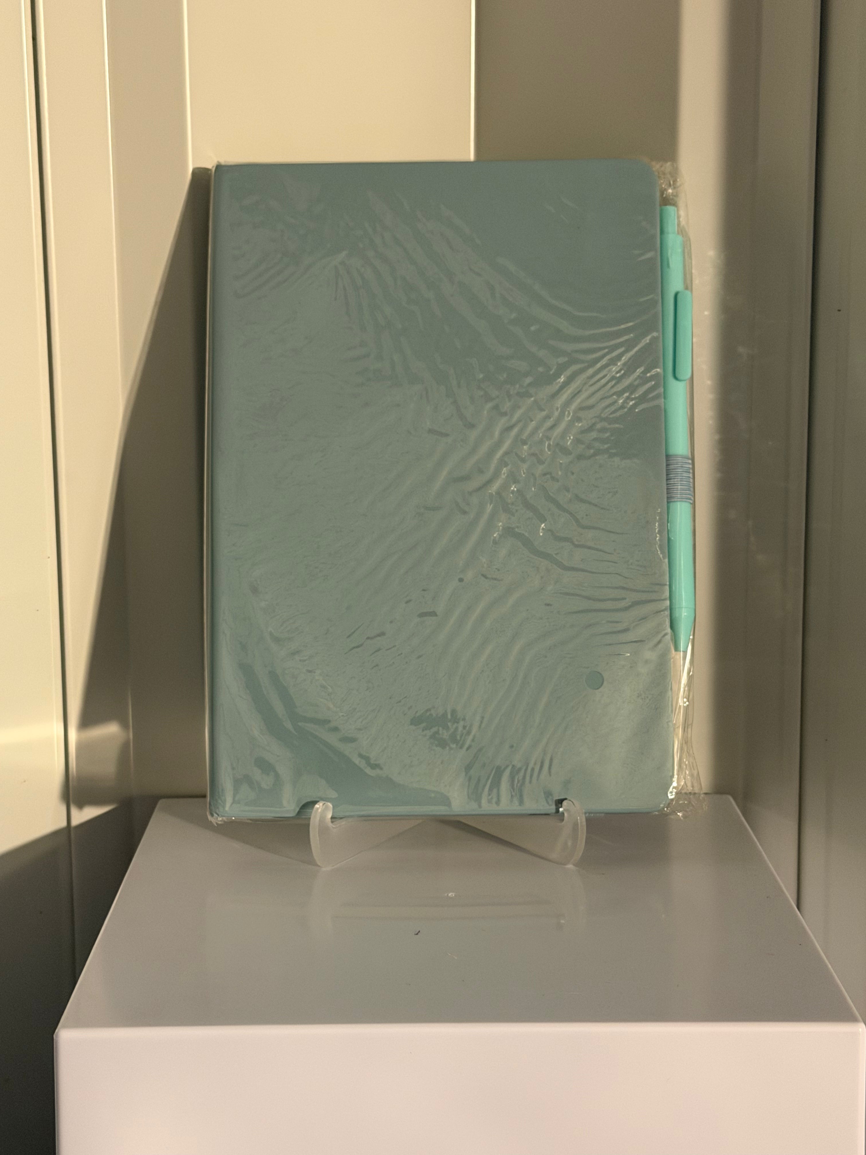 HARDCOVER NOTEBOOK/JOURNAL WITH PEN