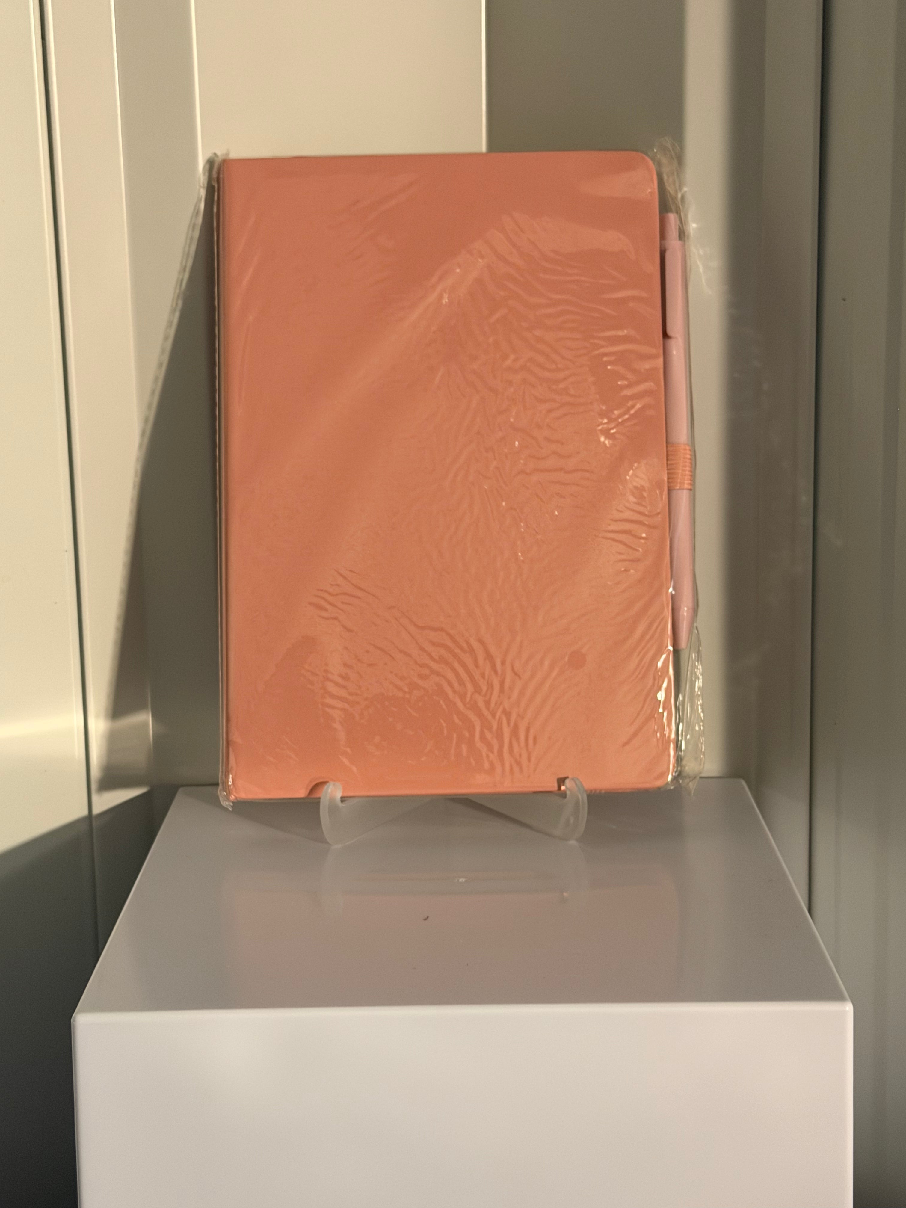 HARDCOVER NOTEBOOK/JOURNAL WITH PEN